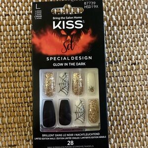 Kiss Nails Halloween Long Coffin Black Spider Web Glow in Dark Glue Press on NIB